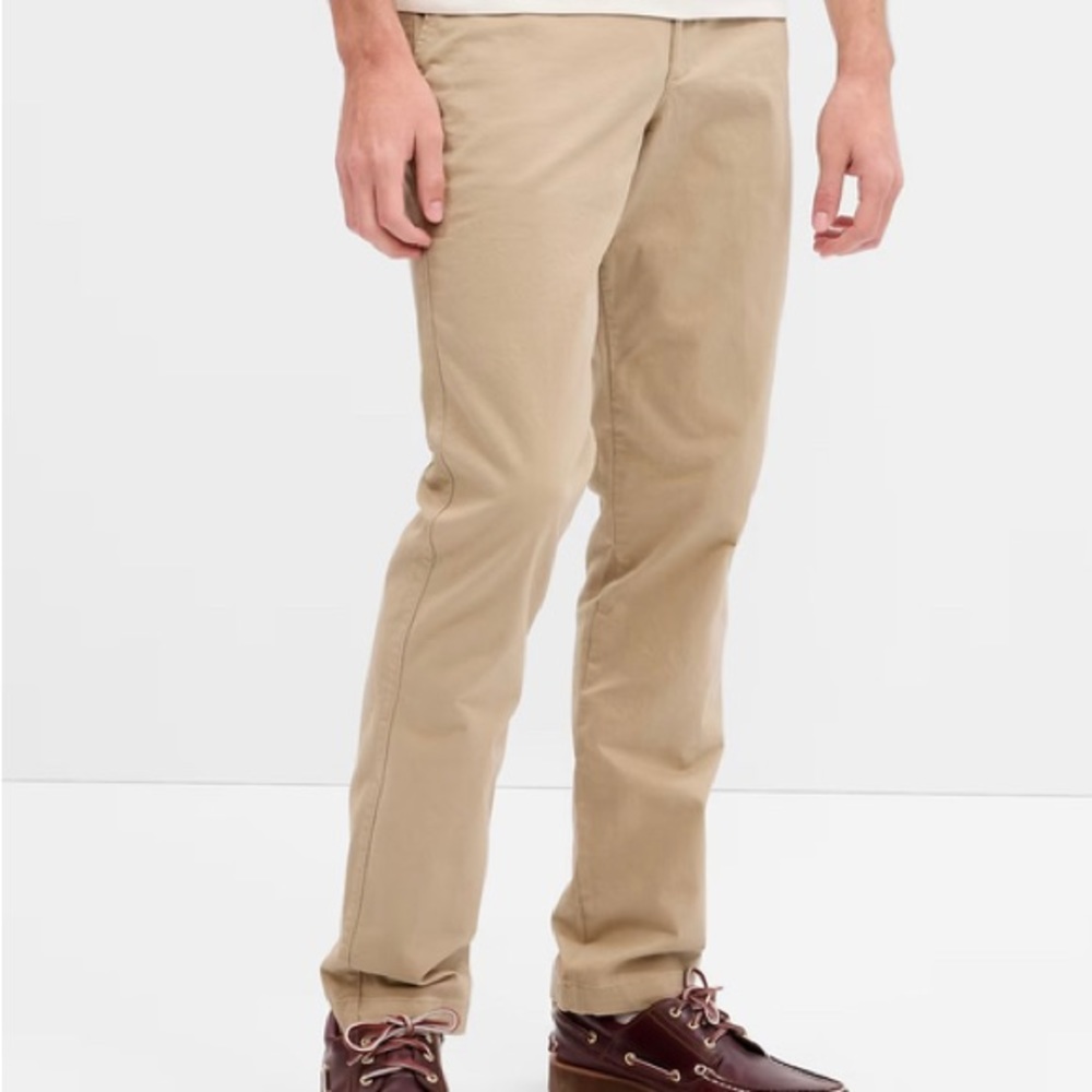 Gap Khakis flat front 34x32 brand new